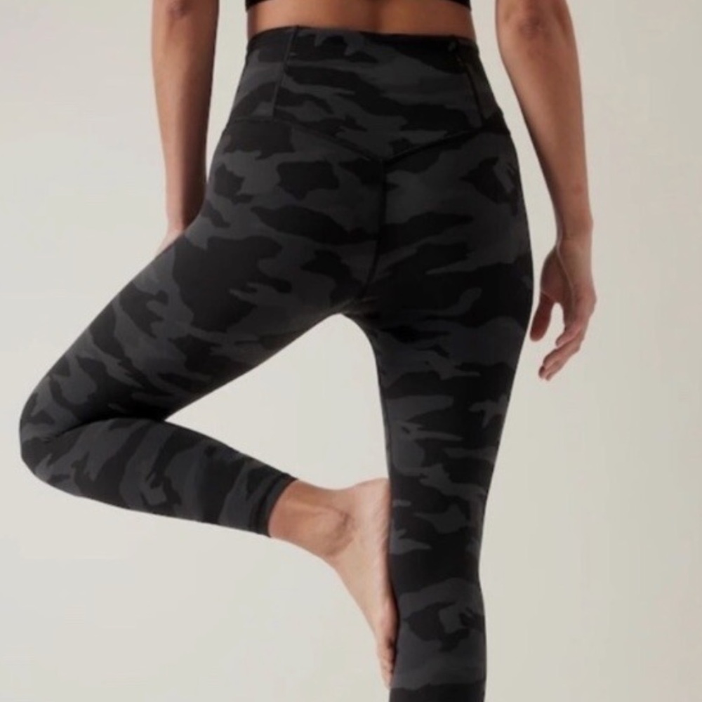 Athleta Elation Camo 7/8 Tights in Dark Blue